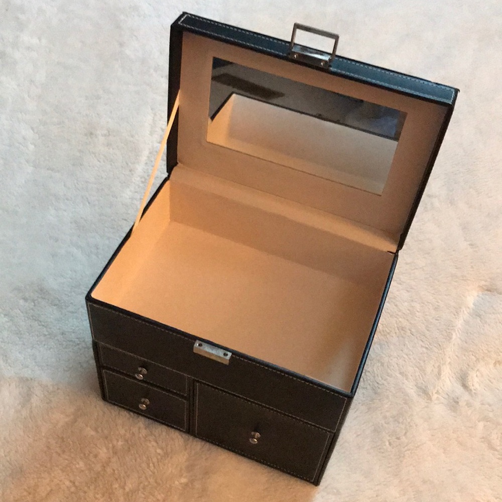 Quaint Black Faux Leather Jewelry Box